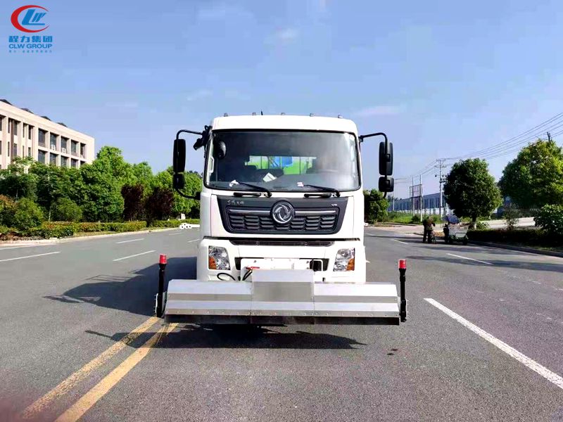 路面高壓沖洗養(yǎng)護車