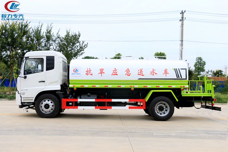 天錦頂配灑水車