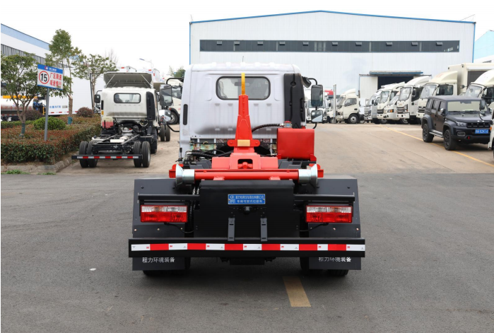 東風多利卡D6勾臂垃圾車